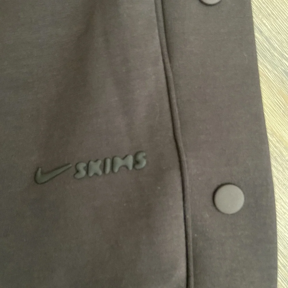 SKIMS nike side